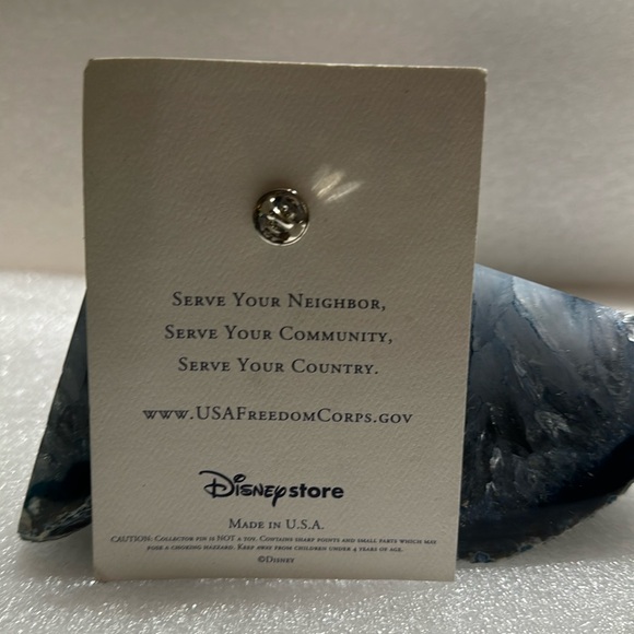 LET FREEDOM RING Exclusive Disney Cast Member Pin to Commemorate 9/11 - Picture 2 of 4